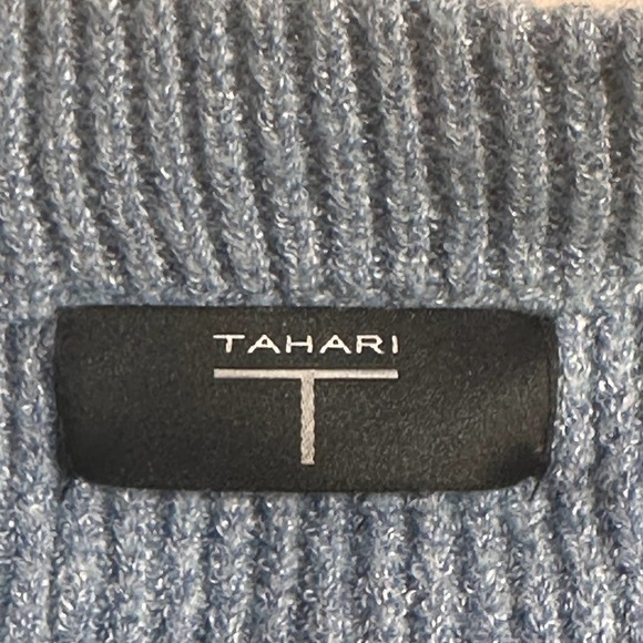 Tahari Ragaln Sweater Women Medium Blue Round Neck Soft Cozy Pullover Kint Top - Picture 3 of 13